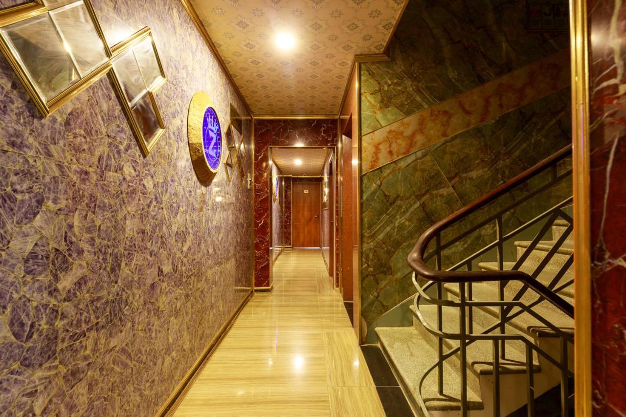 Venus Hotel & Massage - Bui Vien Walking Street Thành Pho Ho Chí Minh Esterno foto